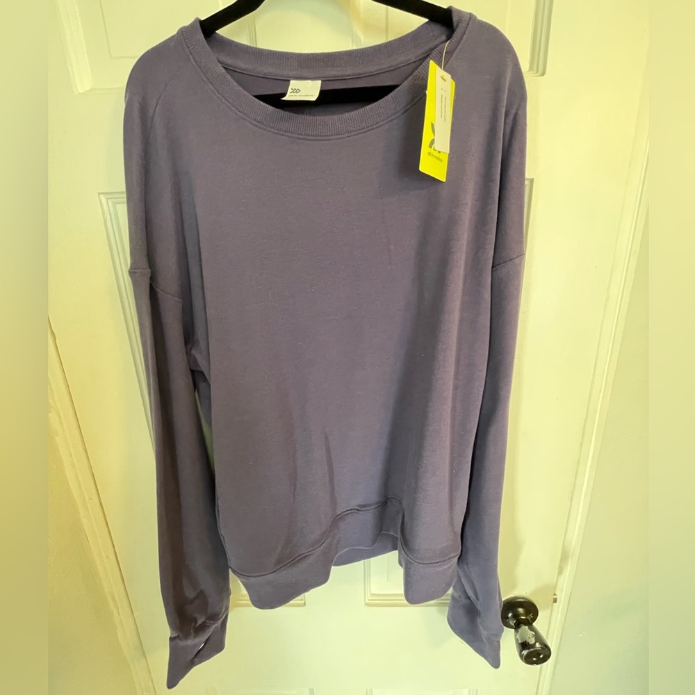 NWT all in Motion sweatshirt size L